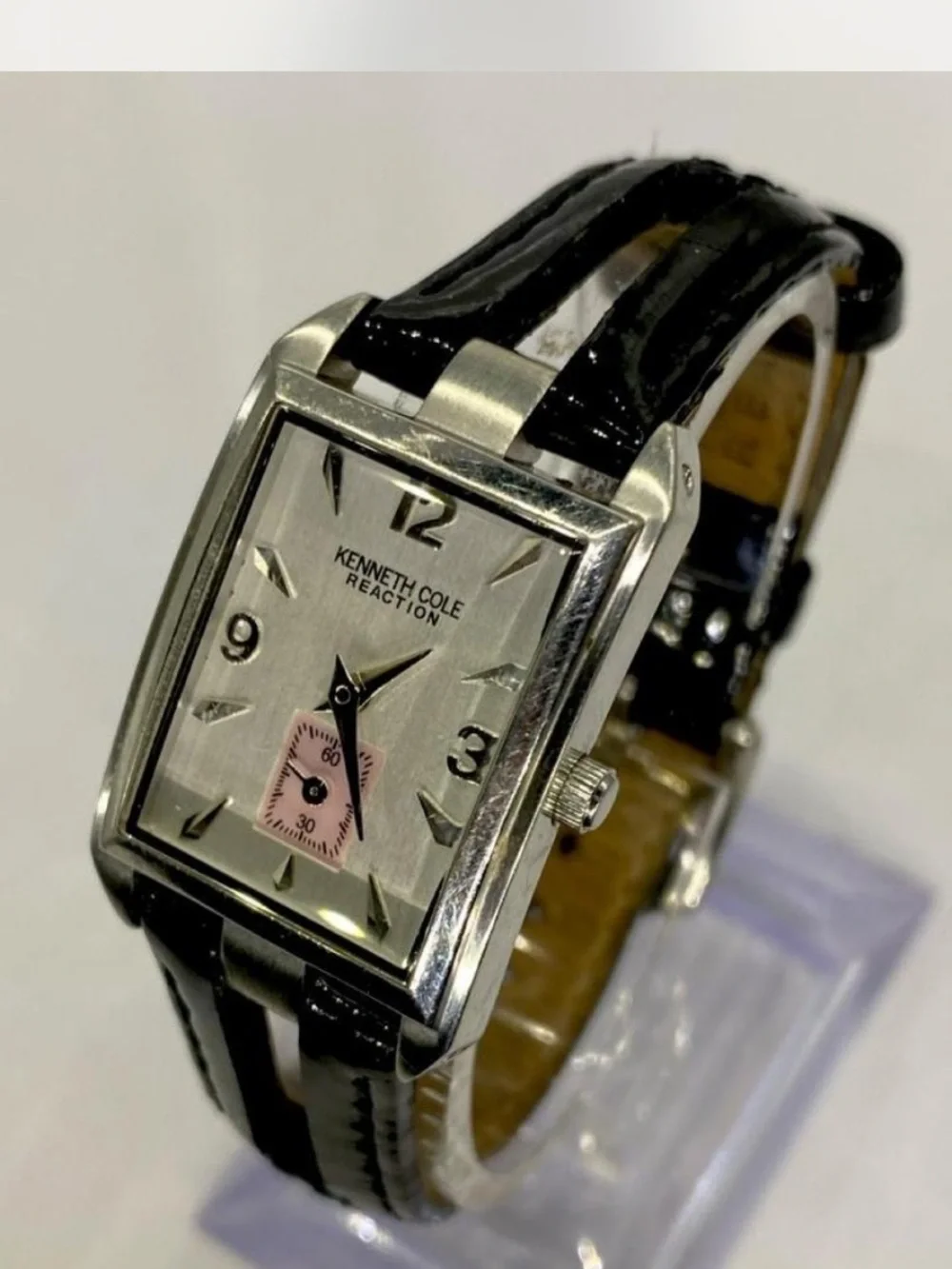 *** Kenneth Cole ^^ Reaction Silver Dial Watch /   Pink Subdial ^^^